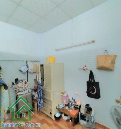 CHỈ 7.8 TỶ – Hồ Thị Kỷ, Quận 10 – Xe tải thông, phố ẩm thực sầm uất DT: 42m² (3.5 x 12m) – vuông vức. Kết cấu: 1 trệt 1 lầu, 2PN, 2WC, PK, bếp đầy đủ. Đường xe tải lưu thông thoải mái – phù hợp ở, kinh doanh hoặc cho thuê. Khu dân cư văn minh, an ninh, ti