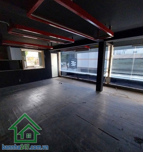 17 TỶ – BÁN NHÀ LÔ GÓC MTKD LŨY BÁN BÍCH, TÂN PHÚ * DT: 67,3m² (5,3 x 16)m, lô góc 2 mặt thoáng, hẻm hông 5m đậu xe tiện lợi * Kết cấu 4 tầng kiên cố, hoàn công đủ. 