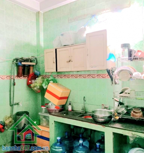 CHỈ 7,8 TỶ – GIÁP QUẬN 11 – XE HƠI VÀO NHÀ – DT: 48m² (4 × 12m) 3 TẦNG - 3PN - 3WC Căn nhà vị trí cực tốt – phù hợp ở hoặc đầu tư, giá còn thương lượng cho khách thiện chí - Mob 0933144037