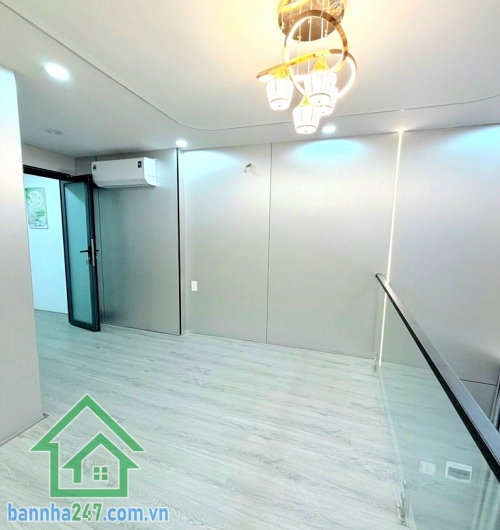 CHỈ 5,1 TỶ – TRUNG TÂM QUẬN 10 – 3 TẦNG – FULL NỘI THẤT - 3PN – 3WC  Nhà đẹp 2 mặt hẻm – vị trí đỉnh – dọn vào ở ngay! Diện tích: 3.5 × 8m – 26m² - 3 tầng - 3PN – 3WC – phòng khách – bếp. Tặng full nội thất – vào ở liền