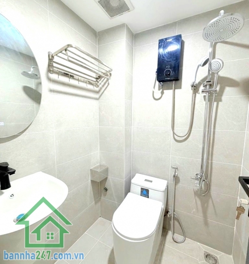 CHỈ 5,1 TỶ – TRUNG TÂM QUẬN 10 – 3 TẦNG – FULL NỘI THẤT - 3PN – 3WC  Nhà đẹp 2 mặt hẻm – vị trí đỉnh – dọn vào ở ngay! Diện tích: 3.5 × 8m – 26m² - 3 tầng - 3PN – 3WC – phòng khách – bếp. Tặng full nội thất – vào ở liền