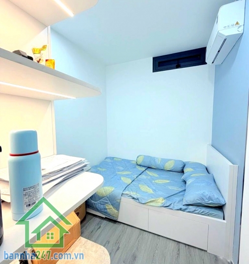CHỈ 5,1 TỶ – TRUNG TÂM QUẬN 10 – 3 TẦNG – FULL NỘI THẤT - 3PN – 3WC  Nhà đẹp 2 mặt hẻm – vị trí đỉnh – dọn vào ở ngay! Diện tích: 3.5 × 8m – 26m² - 3 tầng - 3PN – 3WC – phòng khách – bếp. Tặng full nội thất – vào ở liền