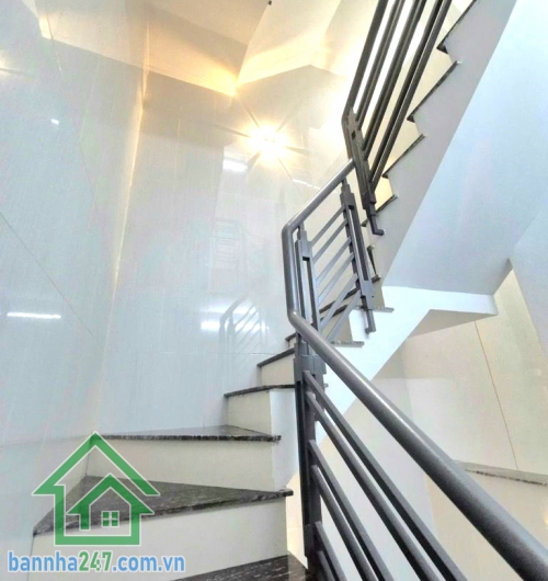 CHỈ 5,8 TỶ TL – NHÀ 4 TẦNG - NI SƯ HUỲNH LIÊN, TÂN BÌNH – HẺM XE HƠI 5M THÔNG – CÓ Ô CHỜ THANG MÁY - DT 38M² - 3PN - 3WC 