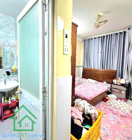 CHỈ 5,5 TỶ – 5 TẦNG BTCT – GẦN VẠN HẠNH MALL – VÀI BƯỚC RA MẶT TIỀN – DT: (3,8 x 7)m - 4PN - 3WC  Vị trí siêu đẹp ngay trung tâm Gần Vạn Hạnh Mall – Nhà thờ Nhà thờ Vinh Sơn Phaolô chỉ 150m. Kết nối nhanh Ba Tháng Hai, Quận 10, Quận 3