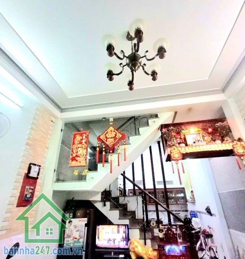 CHỈ 4,8 TỶ – HẺM 4M THÔNG – ĐƯỜNG SỐ 14, BHH A – 4 TẦNG – 4PN - 4WC Căn nhà giá tốt – nhiều phòng – phù hợp gia đình đông người hoặc cho thuê! Diện tích: 40m² (4 × 10m) – sổ vuông vức Kết cấu: 4 tầng (trệt + 2 lầu + sân thượng) Công năng: 4PN – 4WC Hẻm 4m