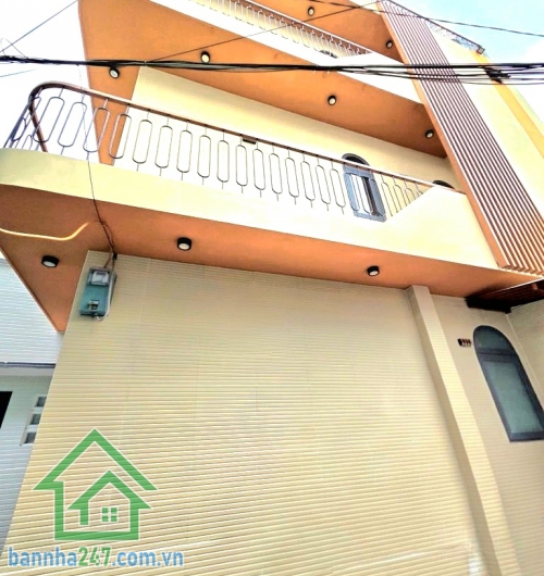 CHỈ 4,75 TỶ – NHÀ MỚI ĐẸP – GẦN PHAN XÍCH LONG – PHAN ĐĂNG LƯU Căn nhà xinh xắn trung tâm Phú Nhuận – giá mềm, ở là mê! Kết cấu: Trệt + 2 lầu + sân thượng. 2PN - 3WC