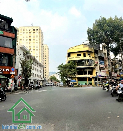 CHỈ 4,58 TỶ – KHU HIẾM NHÀ VƯỜN LÀI, QUẬN 10 – 3 TẦNG – NỞ HẬU - 2PN – 3WC Căn nhà trung tâm Quận 10 – nhỏ xinh nhưng “cực có giá trị”! Diện tích: 22m² (2.8 × 6) Nở Hậu 4,7m Mob 0933144037