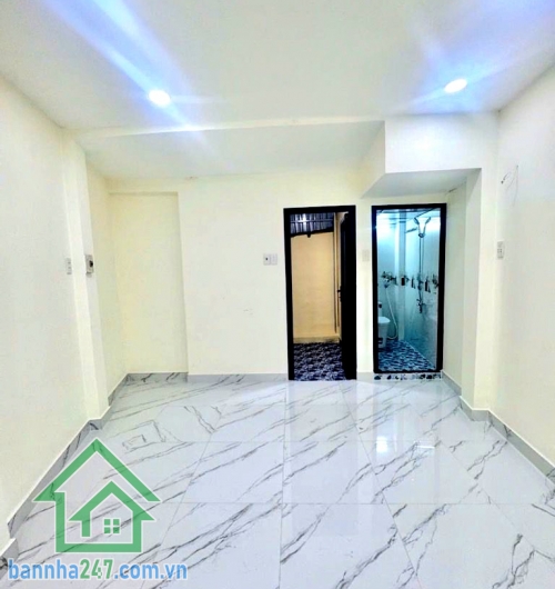 CHỈ 4,58 TỶ – KHU HIẾM NHÀ VƯỜN LÀI, QUẬN 10 – 3 TẦNG – NỞ HẬU - 2PN – 3WC Căn nhà trung tâm Quận 10 – nhỏ xinh nhưng “cực có giá trị”! Diện tích: 22m² (2.8 × 6) Nở Hậu 4,7m Mob 0933144037