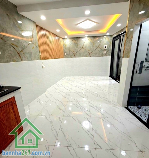 CHỈ 4,58 TỶ – KHU HIẾM NHÀ VƯỜN LÀI, QUẬN 10 – 3 TẦNG – NỞ HẬU - 2PN – 3WC Căn nhà trung tâm Quận 10 – nhỏ xinh nhưng “cực có giá trị”! Diện tích: 22m² (2.8 × 6) Nở Hậu 4,7m Mob 0933144037