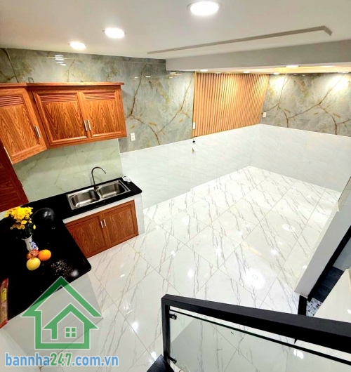 CHỈ 4,58 TỶ – KHU HIẾM NHÀ VƯỜN LÀI, QUẬN 10 – 3 TẦNG – NỞ HẬU - 2PN – 3WC Căn nhà trung tâm Quận 10 – nhỏ xinh nhưng “cực có giá trị”! Diện tích: 22m² (2.8 × 6) Nở Hậu 4,7m Mob 0933144037