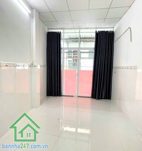 CHỈ 5,5 TỶ (TL) – 2 MẶT HẺM NGÔ GIA TỰ – QUẬN 10 – 41M² - 2PN – 2WC Căn nhà hiếm – 2 mặt thoáng trước sau – ở cực kỳ thoải mái! Diện tích: 41m² (3.3 × 12.5m)  Mob 0933144037
