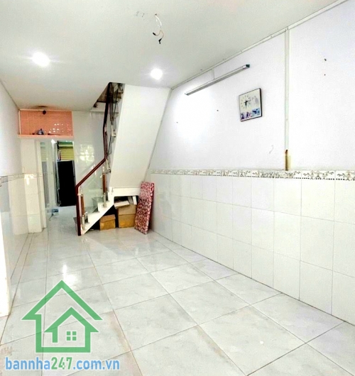 CHỈ 5,5 TỶ (TL) – 2 MẶT HẺM NGÔ GIA TỰ – QUẬN 10 – 41M² - 2PN – 2WC Căn nhà hiếm – 2 mặt thoáng trước sau – ở cực kỳ thoải mái! Diện tích: 41m² (3.3 × 12.5m)  Mob 0933144037