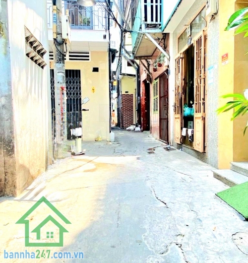 CHỈ 5,5 TỶ (TL) – 2 MẶT HẺM NGÔ GIA TỰ – QUẬN 10 – 41M² - 2PN – 2WC Căn nhà hiếm – 2 mặt thoáng trước sau – ở cực kỳ thoải mái! Diện tích: 41m² (3.3 × 12.5m)  Mob 0933144037