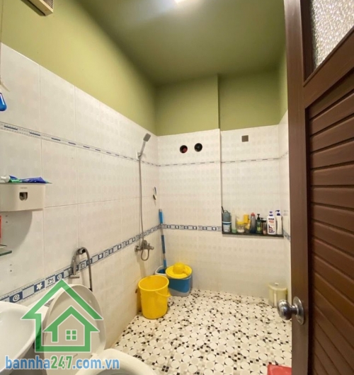 CHỈ 9,7 TỶ – HẺM XE TẢI – KẾ TÂN SƠN NHÌ – AEON TÂN PHÚ – NHÀ 5 TẦNG BTCT CỰC ĐẸP - DT: (4 x 18)M - 4 PN - 6 WC