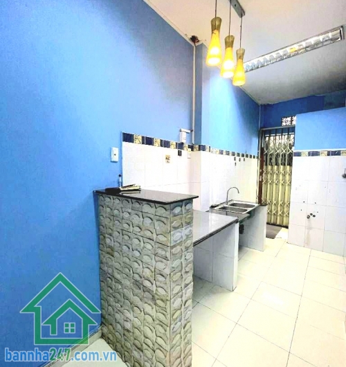CHỈ 3,9 TỶ – GẦN NGÃ TƯ NGUYỄN TRI PHƯƠNG – BÀ HẠT 2 MẶT HẺM – TRUNG TÂM QUẬN 10 - 24M² - 2 TẦNG BTCT - 2 PN - SHR - HOÀN CÔNG ĐẦY ĐỦ  Vị trí cực đẹp gần Nguyễn Tri Phương – Bà Hạt Gần phố ẩm thực Nguyễn Tri Phương – BV Nhi Đồng 1 Thuận tiện di chuyển Quậ