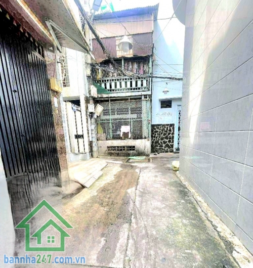 CHỈ 3,9 TỶ – GẦN NGÃ TƯ NGUYỄN TRI PHƯƠNG – BÀ HẠT 2 MẶT HẺM – TRUNG TÂM QUẬN 10 - 24M² - 2 TẦNG BTCT - 2 PN - SHR - HOÀN CÔNG ĐẦY ĐỦ  Vị trí cực đẹp gần Nguyễn Tri Phương – Bà Hạt Gần phố ẩm thực Nguyễn Tri Phương – BV Nhi Đồng 1 Thuận tiện di chuyển Quậ