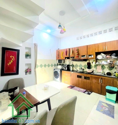 CHỈ 5,7 TỶ - NHÀ 2 MẶT HẺM - KHU VIP NGUYỄN THÁI SƠN - GẦN BV 175 - GIÁP BÌNH THẠNH - DT: (5 x 10)M - SHR - HOÀN CÔNG ĐỦ.