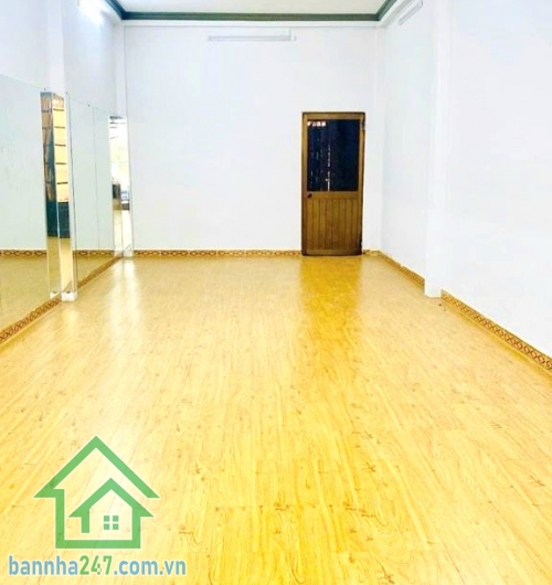 CHỈ 7,29 TỶ – HXH 5M - CÁCH MT LŨY BÁN BÍCH 150M – 76M² – SẴN DÒNG TIỀN 10TR/THÁNG Diện tích đẹp – hẻm xe hơi thông – đầu tư hay ở đều quá ổn! Diện tích: (3.95 x 20)
