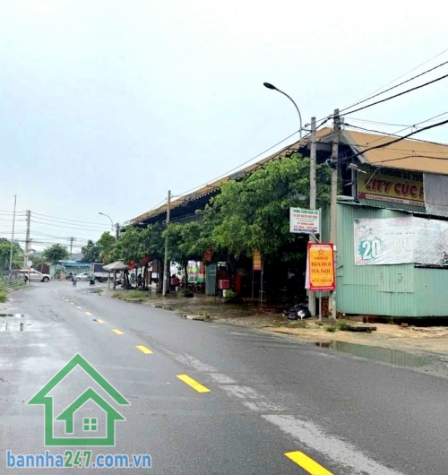 CHỈ 5,2 TỶ (TL) – 3 LÔ LIỀN KỀ MẶT TIỀN TÂN XUÂN 2 – TÔ KÝ NGANG 5M – ĐƯỜNG NHỰA 15M – KINH DOANH ĐỈNH - GẦN CHỢ HÓC MÔN Diện tích: (5 x 23)m Công nhận: 112,4m