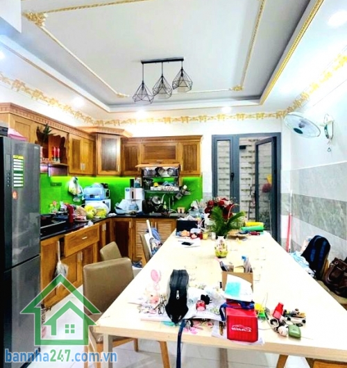 CHỈ 7,9 TỶ - XE HƠI NGỦ TRONG NHÀ - 60M2 - 5 TẦNG - BÌNH TRỊ ĐÔNG - 2 PK, 4 PN, 5 WC, PT, BẾP, P. GIẶT. 