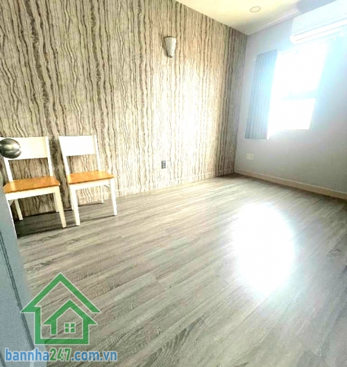 CHỈ 3,95 TỶ – CĂN HỘ CC BÀU CÁT 2 – TẦNG 11 THOÁNG MÁT – FULL NỘI THẤT – VÀO Ở NGAY  Chung cư Bàu Cát 2 – lô B – có thang máy Kế bên công viên, trường Lê Thị Hồng Gấm