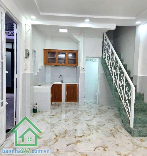 CHỈ 3,3 TỶ – HẺM 3 GÁC THÔNG - NHÀ LÔ GÓC PHẠM VĂN HAI, P3 TÂN BÌNH – 2 TẦNG MỚI ĐẸP – Ở NGAY.  Sát Nhà thờ Tân Chí Linh – gần chợ Phạm Văn Hai – Lê Văn Sỹ. Chỉ vài phút tới sân bay, Quận 3, Quận 10 