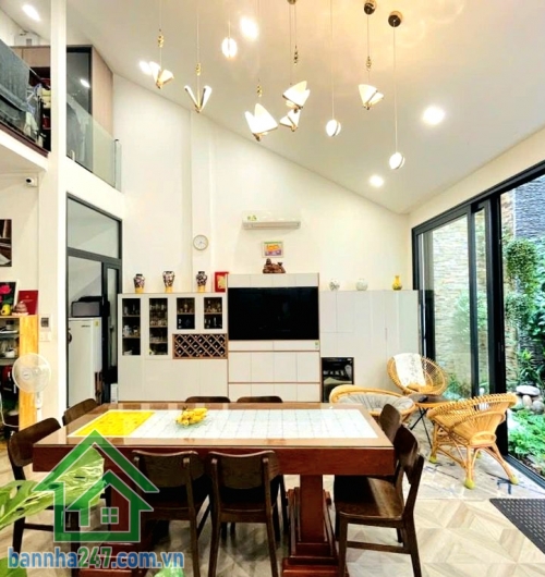 VỚI 44.5 TỶ - SIÊU PHẨM BIỆT THỰ LÔ GÓC (K300) VIP TÂN BÌNH - DT: 263/245 M² (10.5 x 25) 3 TẦNG - 7 PN, 5 WC Đẳng cấp – Riêng tư – Giá trị bền vững theo thời gian. Mob 0933144037
