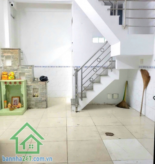 CHỈ 3,5 TỶ – TRUNG TÂM TÂN PHÚ DT: 21M² – 3 TẦNG + SÂN THƯỢNG – GẦN CHỢ TÂN PHÚ - 2PN - 3WC • Diện tích: 4m x 5,2m • Kết cấu: 1 trệt – 2 lầu – sân thượng 