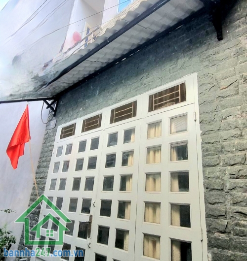 CHỈ 3,5 TỶ – TRUNG TÂM TÂN PHÚ DT: 21M² – 3 TẦNG + SÂN THƯỢNG – GẦN CHỢ TÂN PHÚ - 2PN - 3WC • Diện tích: 4m x 5,2m • Kết cấu: 1 trệt – 2 lầu – sân thượng 