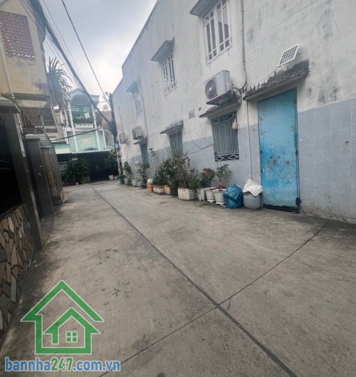 CHỈ 8,1 TỶ NHÀ MỚI Ở NGAY – CHỢ VẢI PHÚ THỌ HÒA – HẺM 5M Ô TÔ NGỦ TRONG NHÀ  Căn nhà “ngang lớn – nở hậu – vị trí trung tâm” cực hiếm, vừa ở sướng vừa giữ tiền - Mob 0933144037