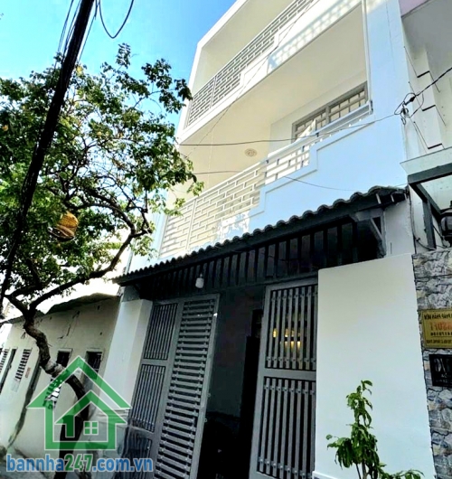 CHỈ 8,1 TỶ NHÀ MỚI Ở NGAY – CHỢ VẢI PHÚ THỌ HÒA – HẺM 5M Ô TÔ NGỦ TRONG NHÀ  Căn nhà “ngang lớn – nở hậu – vị trí trung tâm” cực hiếm, vừa ở sướng vừa giữ tiền - Mob 0933144037