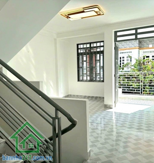 CHỈ 8,1 TỶ NHÀ MỚI Ở NGAY – CHỢ VẢI PHÚ THỌ HÒA – HẺM 5M Ô TÔ NGỦ TRONG NHÀ  Căn nhà “ngang lớn – nở hậu – vị trí trung tâm” cực hiếm, vừa ở sướng vừa giữ tiền - Mob 0933144037