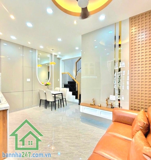 CHỈ 5,79 TỶ – PHAN XÍCH LONG – PHÚ NHUẬN – 3 TẦNG MỚI – SÁT Q1, Q3 - 3PN (có phòng ngủ trệt) – 2WC. Nhà đẹp trung tâm – sân thượng chill – vào ở là mê ngay! DTSD: 96m²