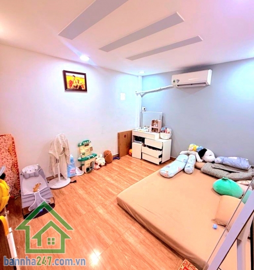 CHỈ 5,8 TỶ – HXH THẠCH LAM – TRẦN QUANG CƠ – 3 TẦNG BTCT - 3PN - 3WC  Căn nhà đẹp – vị trí trung tâm – đầy đủ công năng cho gia đình ở lâu dài! Diện tích: 43m - Mob 0933144037