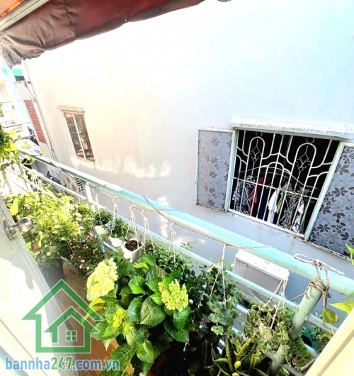 CHỈ 2,85 TỶ HXH THÔNG – NHÀ ĐẸP FULL NỘI THẤT – HXH HOÀNG XUÂN NHỊ – TRUNG TÂM TÂN PHÚ - GẦN NHÀ THỜ GIÁO XỨ PHÚ HÒA - 2PN - 2WC Gần Nhà Thờ Phú Hòa – sát THPT Trương Vĩnh Ký – gần Big C Trường Chinh - DT: 16M² (4 x 4) – 3 TẦNG – 2PN – 2WC