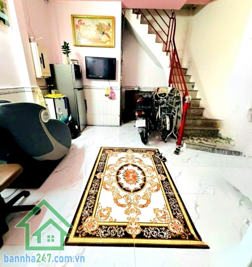 CHỈ 3,36 TỶ – TRUNG TÂM TÂN PHÚ – 3 TẦNG BTCT – 2PN 2WC – NHÀ ĐẸP Ở NGAY - PHÁP LÝ CHUẨN • Diện tích: 21m² (4m x 5.3m) – sổ vuông vức • Kết cấu: 1 trệt 2 lầu BTCT