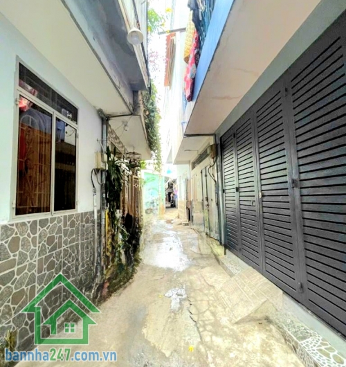 CHỈ 3,36 TỶ – TRUNG TÂM TÂN PHÚ – 3 TẦNG BTCT – 2PN 2WC – NHÀ ĐẸP Ở NGAY - PHÁP LÝ CHUẨN • Diện tích: 21m² (4m x 5.3m) – sổ vuông vức • Kết cấu: 1 trệt 2 lầu BTCT