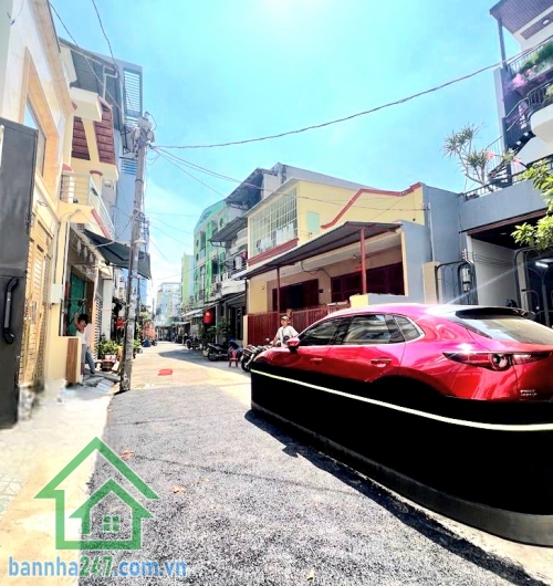CHỈ 8,9 TỶ – SIÊU PHẨM 5 TẦNG CÓ THANG MÁY – GẦN TÔ HIỆU, ĐẦM SEN - HẺM 5M Ô TÔ NGỦ TRONG NHÀ – 66,4M² – 5PN 5WC Diện tích: 3.6/3.91 x 17.86m – 66,4m² Kết cấu: 1 trệt + 1 lửng + 3 lầu – đúc BTCT kiên cố. Công năng: 5PN – 5WC, 2 phòng khách, bếp, phòng thờ