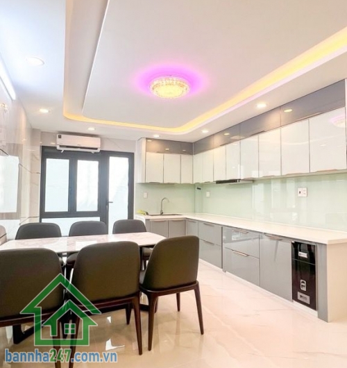 CHỈ 8,9 TỶ – SIÊU PHẨM 5 TẦNG CÓ THANG MÁY – GẦN TÔ HIỆU, ĐẦM SEN - HẺM 5M Ô TÔ NGỦ TRONG NHÀ – 66,4M² – 5PN 5WC Diện tích: 3.6/3.91 x 17.86m – 66,4m² Kết cấu: 1 trệt + 1 lửng + 3 lầu – đúc BTCT kiên cố. Công năng: 5PN – 5WC, 2 phòng khách, bếp, phòng thờ