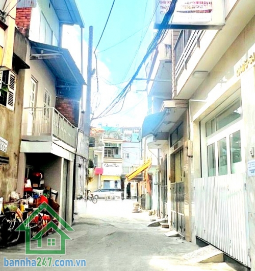 CHỈ 9,6 TỶ TL – HXH THÔNG – TRUNG TÂM QUẬN 11 – DÒNG TIỀN ỔN ĐỊNH - 7 PN 4 WC • Diện tích: 3.7m x 12m • Diện tích sử dụng: ~143m² • Kết cấu: 1 trệt – 3 lầu BTCT • Công năng: 7 PN – 4 WC • Có giếng trời lớn giữa nhà, thoáng sáng tự nhiên • Nhà đang cho thu