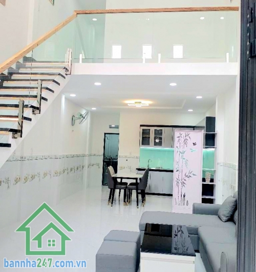 CHỈ 3,98 TỶ - NHÀ ĐẸP – LÊ VĂN KHƯƠNG – NGAY CHỢ THIẾC – DT: 51m² (4,2 x 13) 2 TẦNG - 3PN - 2WC SHR Phường Hiệp Thành – Quận 12 Chỉ vài bước chân ra chợ Thiếc