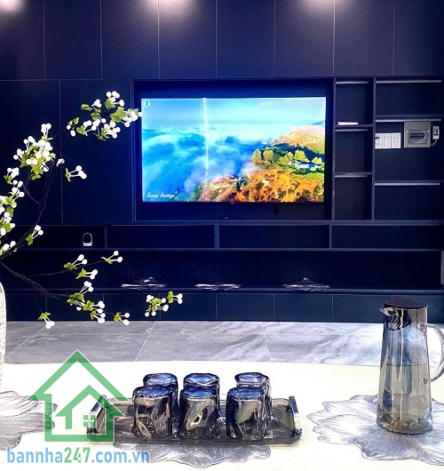 HXH TRUNG TÂM TÂN BÌNH – 3 TẦNG – 57M² – CHỈ 7,95 TỶ  Căn nhà diện tích lớn – vị trí trung tâm – phù hợp ở hoặc đầu tư lâu dài! Diện tích: 57m² – rộng rãi, dễ bố trí. Kết cấu: 3 tầng (1 trệt 2 lầu). Công năng: 3PN (có thể tách thành 4PN) – 4WC – phòng khá