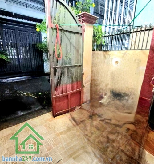 CHỈ 7,1 TỶ – 2 MẶT TIỀN Ô TÔ – 1 TRỤC LÊ VĂN QUỚI – NHÀ 4 TẦNG - 3PN – 3WC Căn nhà hiếm – 2 mặt thoáng – vị trí đẹp, ở sướng, giá cực hợp lý! Kết cấu: 4 tầng (4 tầng (trệt + lửng + 2 lầu). Công năng: 3PN – 3WC. Nhà xây kiên cố, tâm huyết – sơn nhẹ là như 