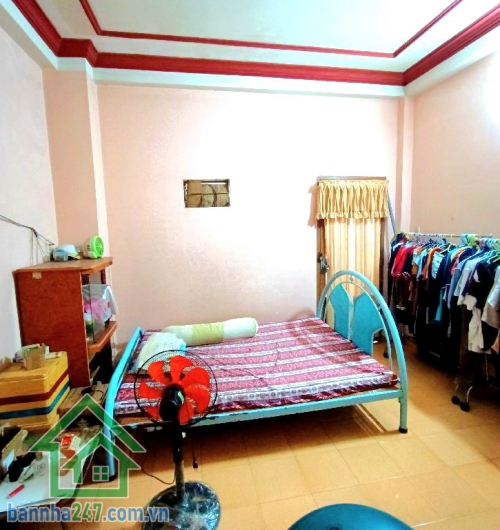 CHỈ 7,1 TỶ – 2 MẶT TIỀN Ô TÔ – 1 TRỤC LÊ VĂN QUỚI – NHÀ 4 TẦNG - 3PN – 3WC Căn nhà hiếm – 2 mặt thoáng – vị trí đẹp, ở sướng, giá cực hợp lý! Kết cấu: 4 tầng (4 tầng (trệt + lửng + 2 lầu). Công năng: 3PN – 3WC. Nhà xây kiên cố, tâm huyết – sơn nhẹ là như 