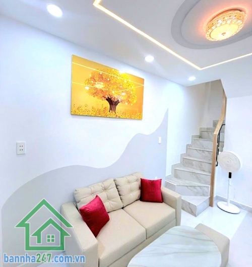 CHỈ 2,35 TỶ - NHÀ LŨY BÁN BÍCH – NHÀ MỚI 3 TẦNG – FULL NỘI THẤT - 2PN - 3WC Nhà mới đẹp, dọn vào ở ngay Vị trí: Lũy Bán Bích, Quận Tân Phú – giáp Quận 11, Quận 6 DTSD: 52m² – 3 tầng kiên cố. Kết cấu: 1 trệt 2 lầu - 2PN rộng rãi – 3WC riêng biệt