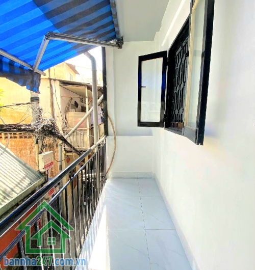 CHỈ 5,25 TỶ – TRẦN PHÚ, Q5 – 3 TẦNG – Ở NGAY – VỊ TRÍ TRUNG TÂM Căn nhà gọn đẹp – vị trí đắc địa – di chuyển cực kỳ thuận tiện! Diện tích: 24m² (3.45 × 7m). Diện tích sử dụng: ~93m². Kết cấu: 1 trệt + 1 lửng + 1 lầu (BTCT kiên cố). Công năng: 2PN – 2WC – 