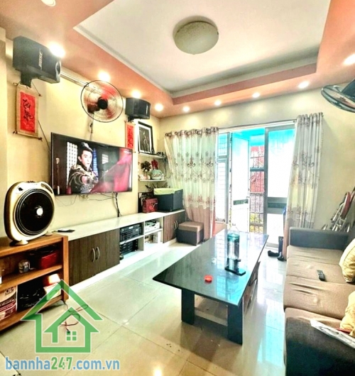 CHỈ 7,9 TỶ – SÁT MT PHAN VĂN TRỊ – 4 TẦNG – DT: 45M² (6x 7,5) - 5PN - 4WC Nhà rộng – vị trí đẹp – có dòng tiền sẵn! Diện tích: 45m² (6 × 7.5m) – sổ vuông vức