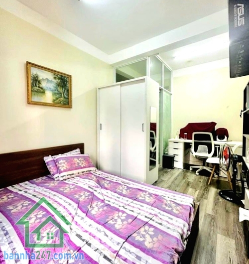 CHỈ 7,9 TỶ – SÁT MT PHAN VĂN TRỊ – 4 TẦNG – DT: 45M² (6x 7,5) - 5PN - 4WC Nhà rộng – vị trí đẹp – có dòng tiền sẵn! Diện tích: 45m² (6 × 7.5m) – sổ vuông vức
