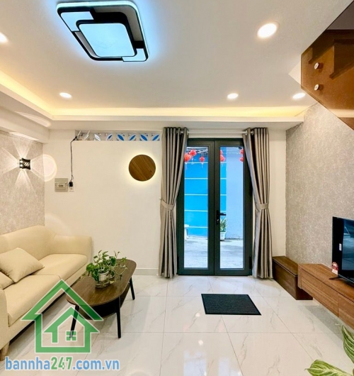 CHỈ 5,2 TỶ – LÔ GÓC PHỐ ẨM THỰC PHAN XÍCH LONG – PHÚ NHUẬN -FULL NỘI THẤT – 2 TẦNG – 3PN – SỔ A4 HOÀN CÔNG Vị trí siêu đỉnh: Ngay phố ẩm thực Phan Xích Long