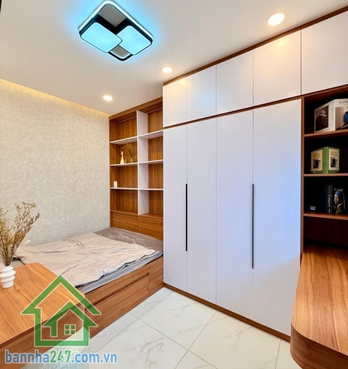 CHỈ 5,2 TỶ – LÔ GÓC PHỐ ẨM THỰC PHAN XÍCH LONG – PHÚ NHUẬN -FULL NỘI THẤT – 2 TẦNG – 3PN – SỔ A4 HOÀN CÔNG Vị trí siêu đỉnh: Ngay phố ẩm thực Phan Xích Long